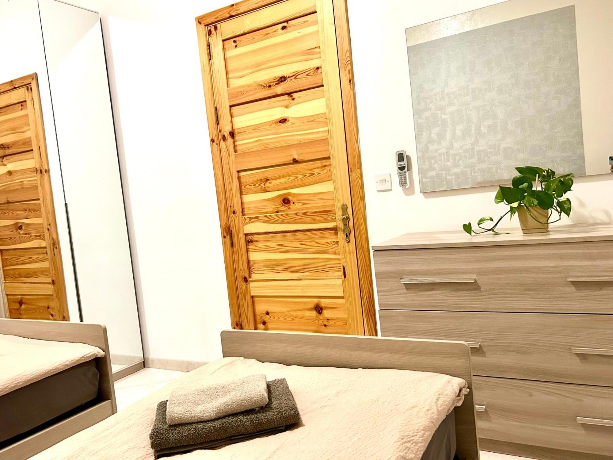 Arzella - Spacious Two Bedroom Apartments Xlendi Exterior photo